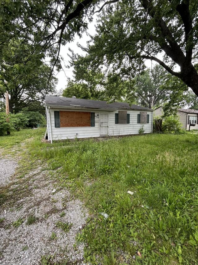 1320 Williams St, Sauget, IL: owner financed home, photo 1