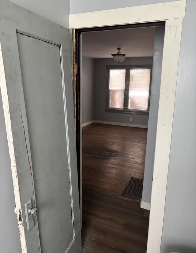1365 E Walnut St, Decatur, IL: owner financed home, photo 2