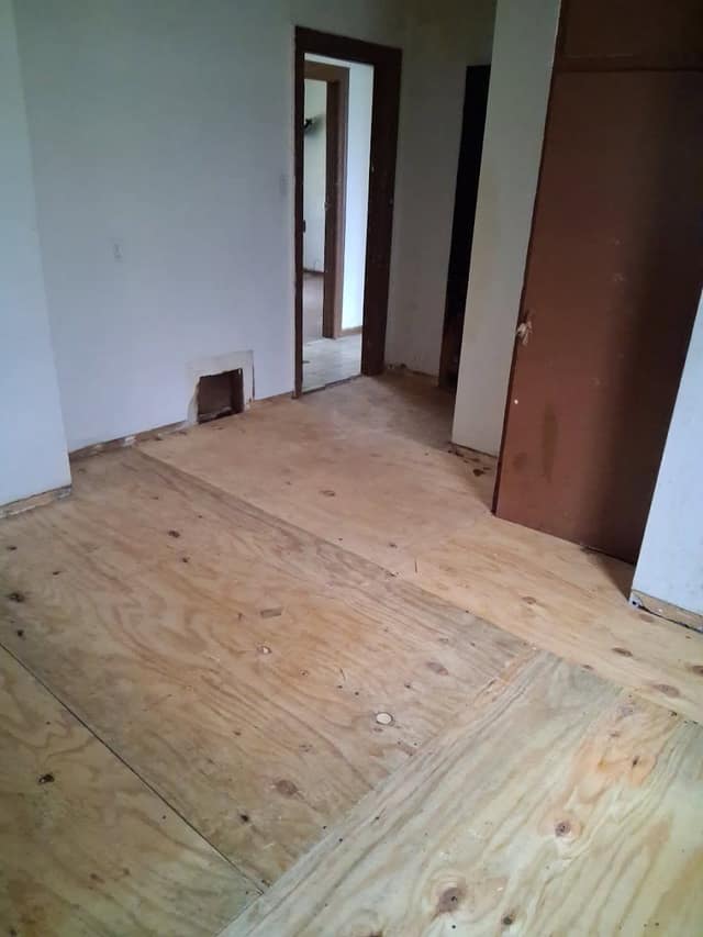 1422 N 54th St E, East St. Louis, IL: owner financed home, photo 3