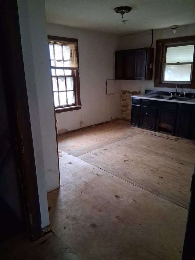 1422 N 54th St E, East St. Louis, IL: owner financed home, photo 11