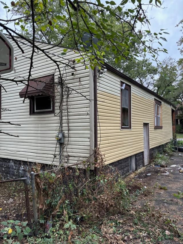 1422 N 54th St E, East St. Louis, IL: owner financed home, photo 29