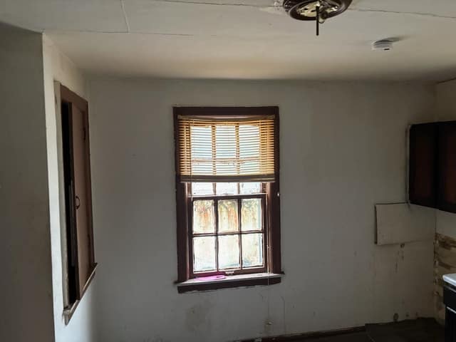 1422 N 54th St E, East St. Louis, IL: owner financed home, photo 24