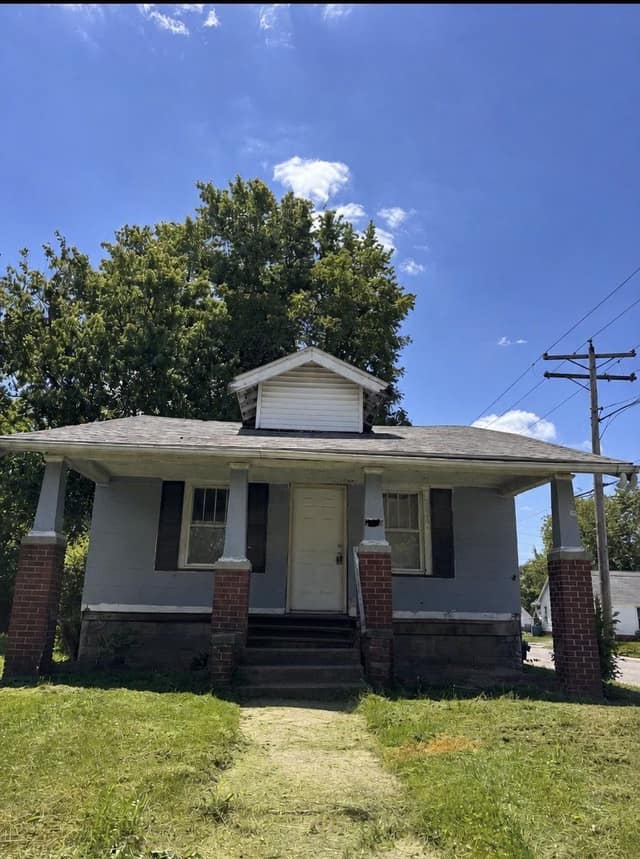 1505 E Walnut St, Decatur, IL: owner financed home, photo 1