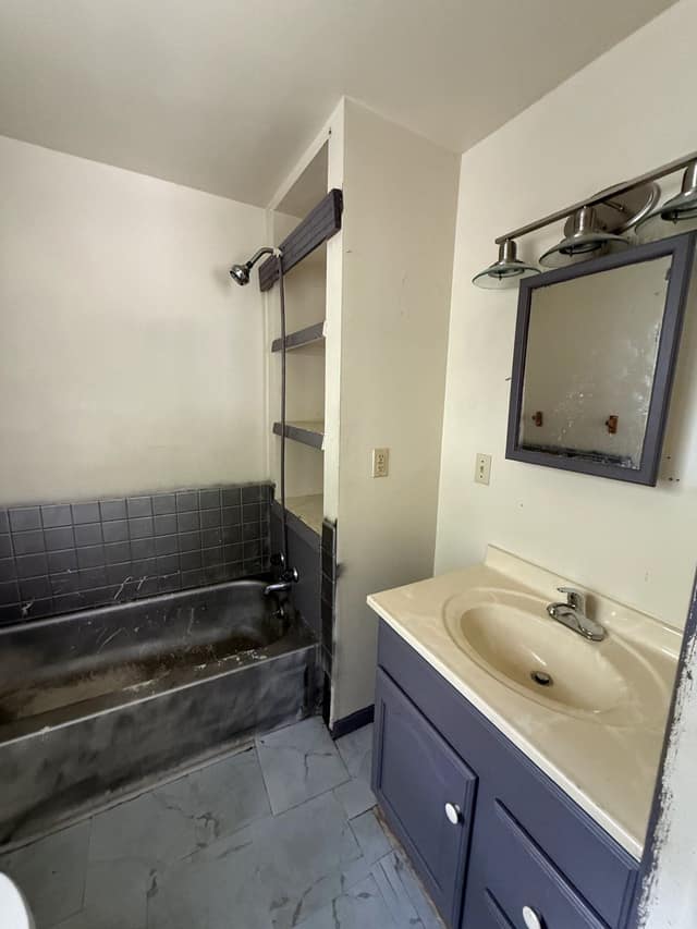 1975 E North St, Decatur, IL: owner financed home, photo 10