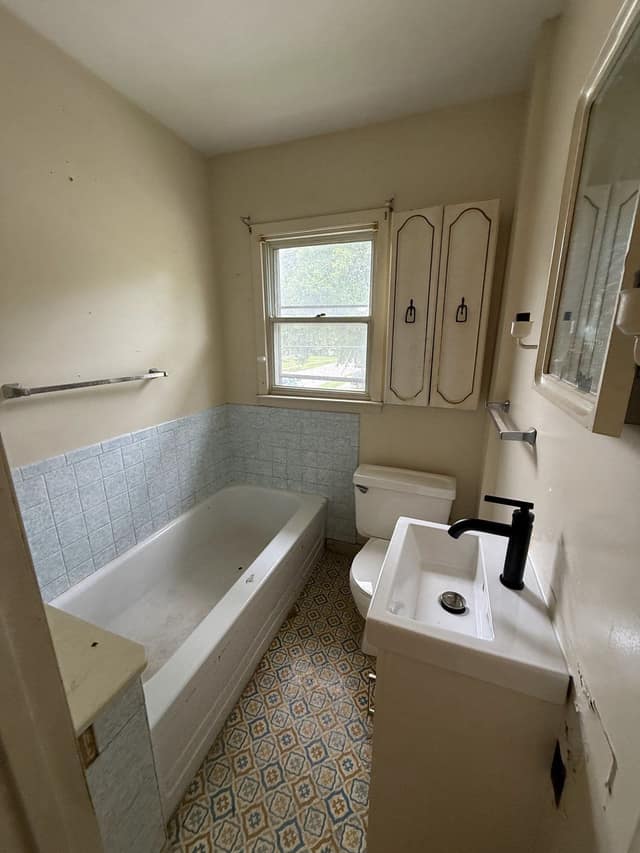 1975 E North St, Decatur, IL: owner financed home, photo 9