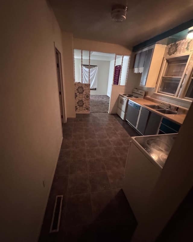 1975 E North St, Decatur, IL: owner financed home, photo 11