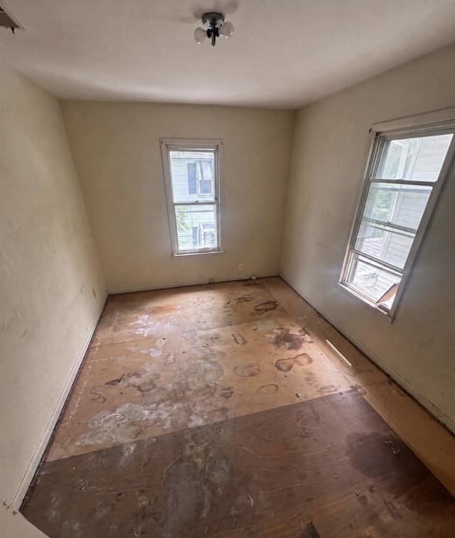 1975 E North St, Decatur, IL: owner financed home, photo 6