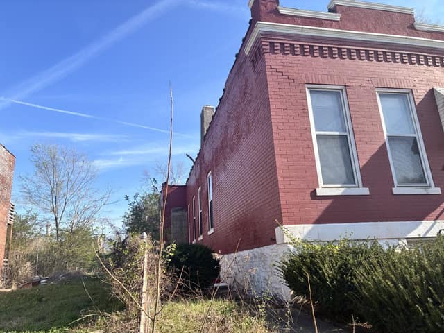 2028 E Prairie Ave, St. Louis, MO: owner financed home, photo 4