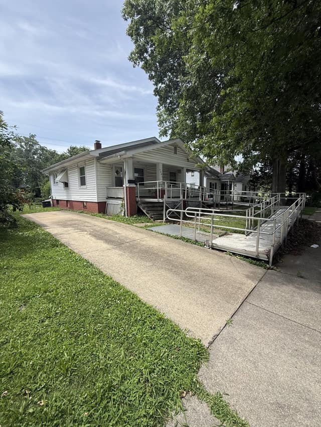 2081 N College St, Decatur, IL: owner financed home, photo 1