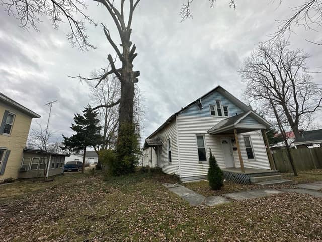 227 N Hickory St, Centralia, IL: owner financed home, photo 1