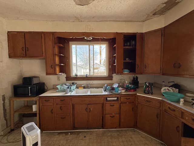 227 N Hickory St, Centralia, IL: owner financed home, photo 2