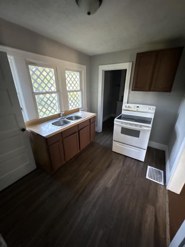 238 W Peoria, Decatur, IL: owner financed home, photo 16