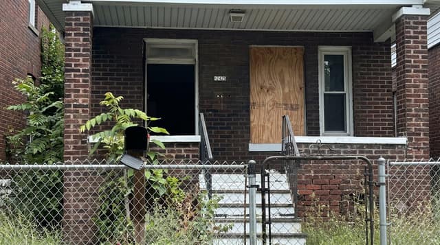 2425 Cleveland Ave, East St. Louis, IL: owner financed home, photo 1
