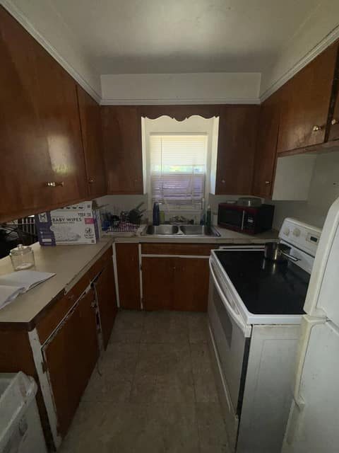 2625 Seneca St, Flint, MI: owner financed home, photo 2