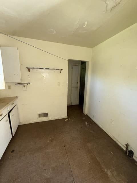 3501 Milbourne Avenue, Flint, MI: owner financed home, photo 4