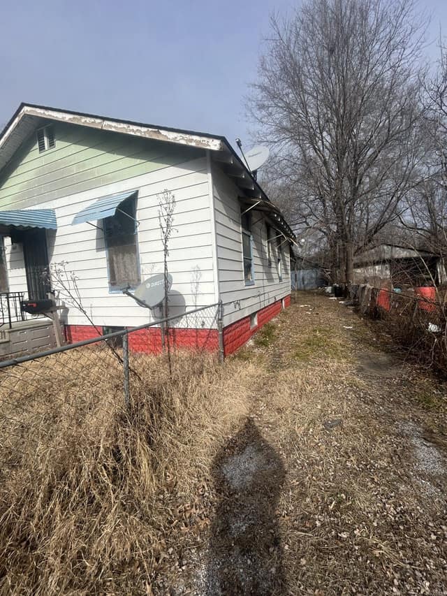 5617 Warren Ave, East St. Louis, IL: owner financed home, photo 28