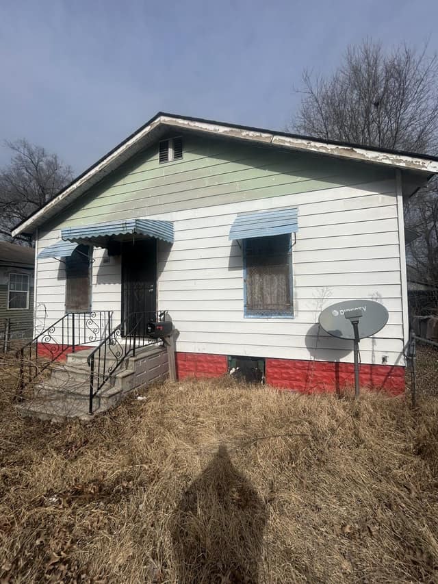 5617 Warren Ave, East St. Louis, IL: owner financed home, photo 1