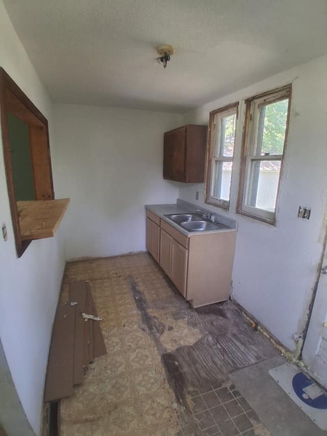 615 N Almond St, Carbondale, IL: owner financed home, photo 11