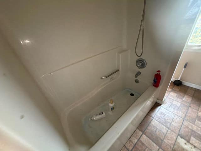 805 S Hickory St, Centralia, IL: owner financed home, photo 4