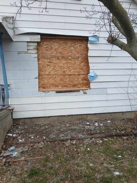 912 Waldman Ave, Flint, MI: owner financed home, photo 2