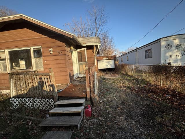 924 N Edmond St, Springfield, IL: owner financed home, photo 15