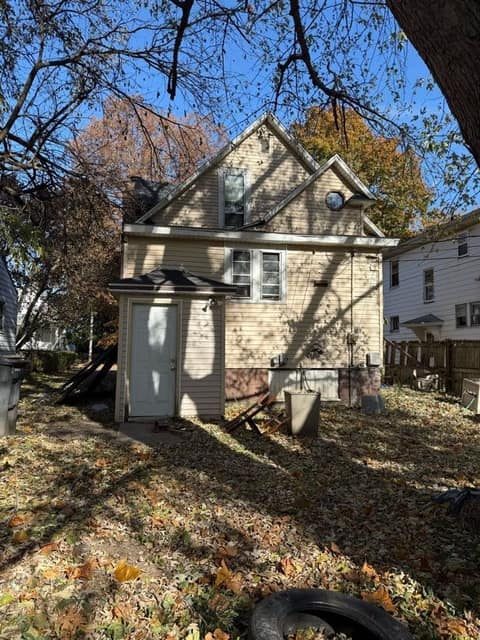 989 W Packard Ave, Decatur, IL: owner financed home, photo 1