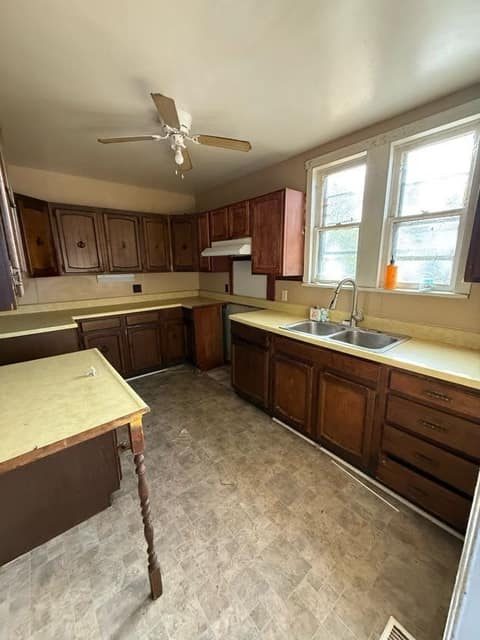 989 W Packard Ave, Decatur, IL: owner financed home, photo 8