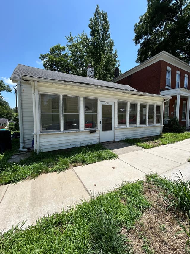 718 South Church Street, Belleville, IL: owner financed home, photo 1