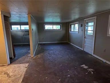 304 Gilbert St, Rossville, IL: owner financed home, photo 4