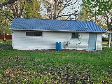 304 Gilbert St, Rossville, IL: owner financed home, photo 11