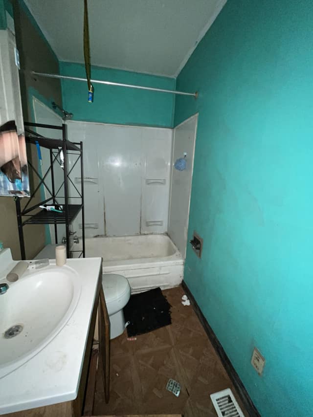 2021 Edwardsville Rd, Madison, IL: owner financed home, photo 13