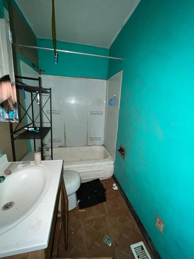 2021 Edwardsville Rd, Madison, IL: owner financed home, photo 14