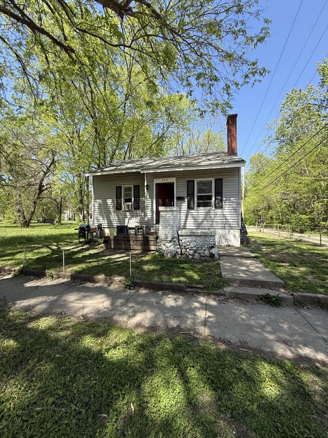 462 W Leafland Ave, Decatur, IL: owner financed home, photo 1