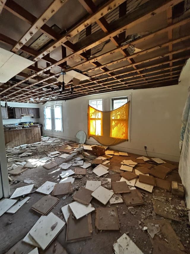 304 N Spruce St, Nokomis, IL: owner financed home, photo 6