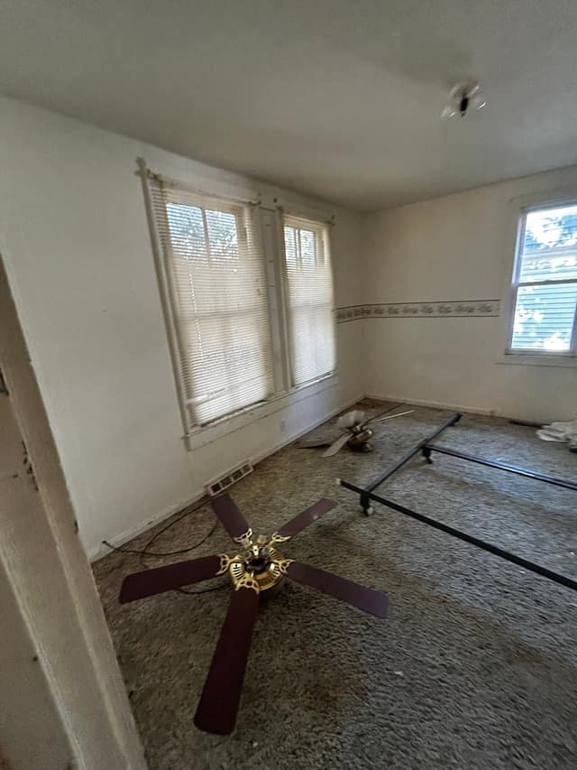 304 N Spruce St, Nokomis, IL: owner financed home, photo 10