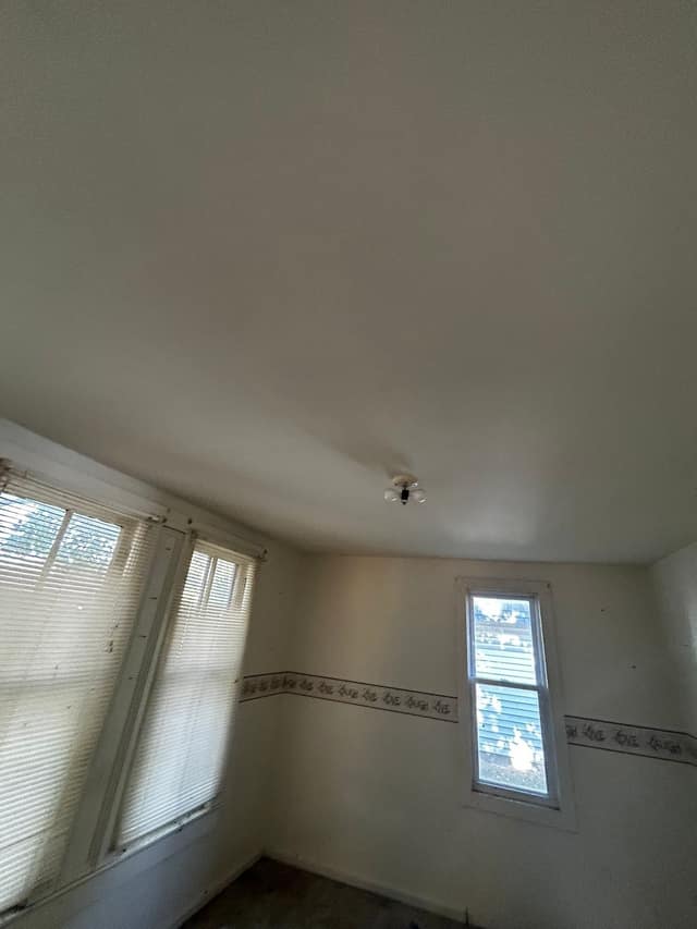 304 N Spruce St, Nokomis, IL: owner financed home, photo 11