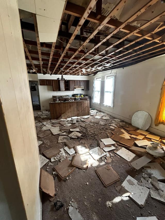 304 N Spruce St, Nokomis, IL: owner financed home, photo 14