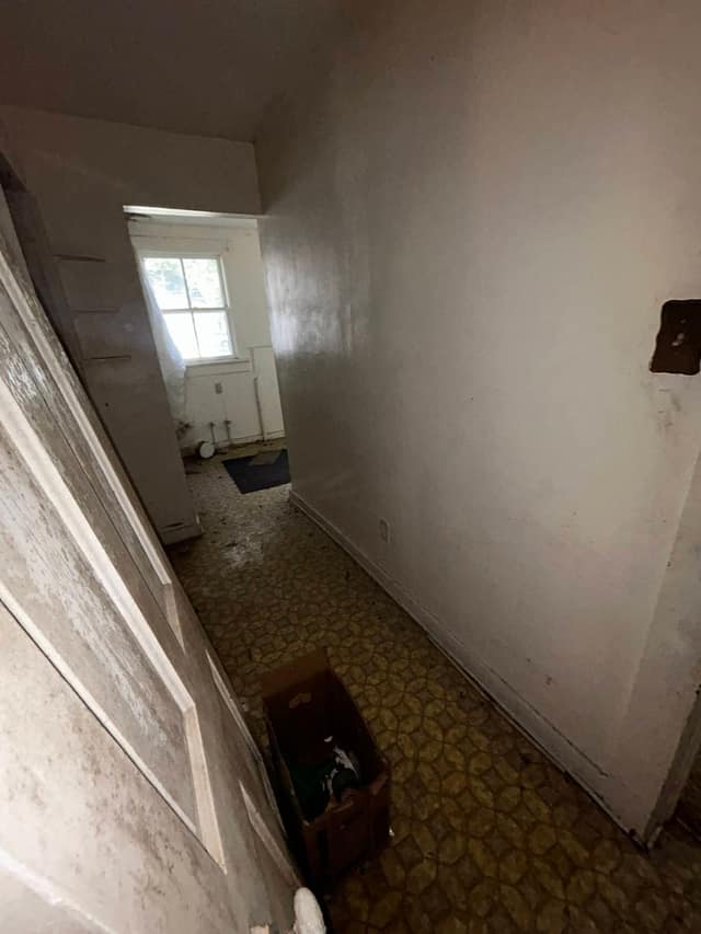 304 N Spruce St, Nokomis, IL: owner financed home, photo 28