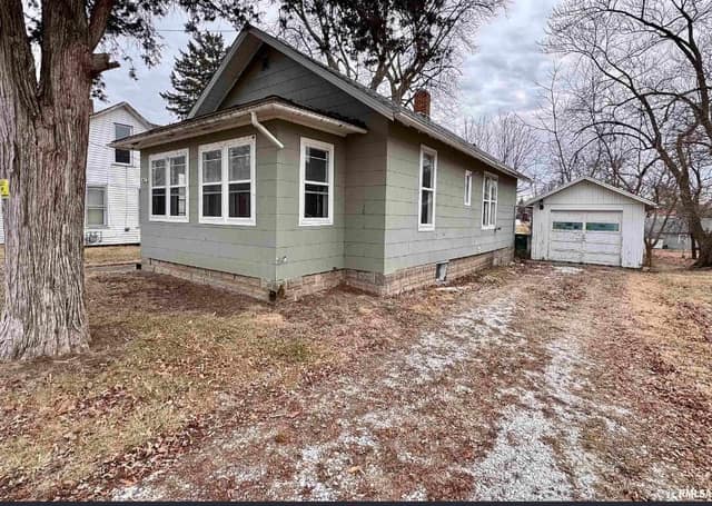 437 W Pierce St, Macomb, IL: owner financed home, photo 8