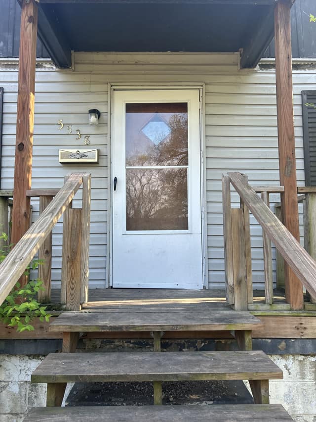 5538 Avon Pl, East St. Louis, IL: owner financed home, photo 2