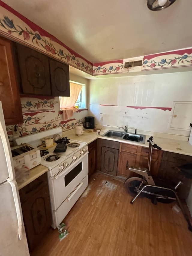 59 Jarvis Pl, East St. Louis, IL: owner financed home, photo 8