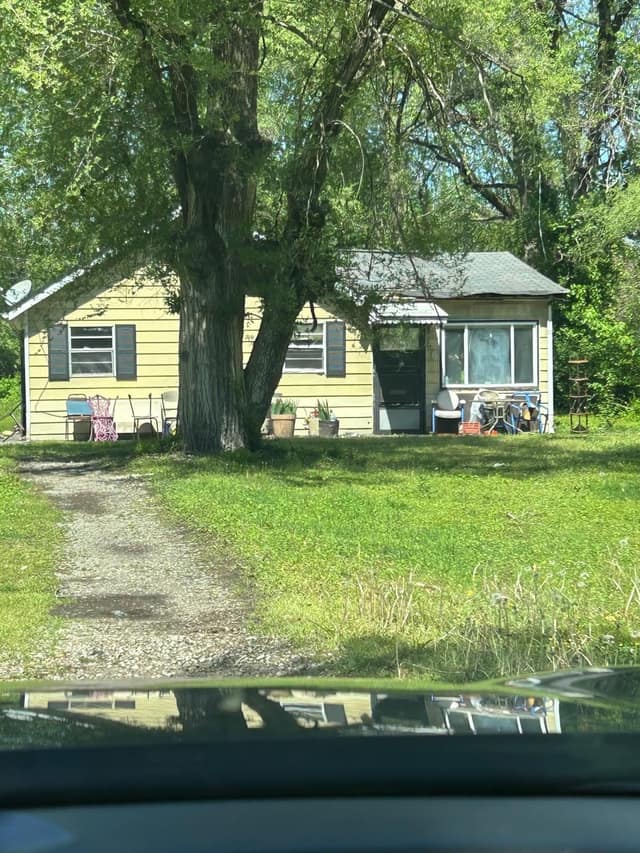 59 Jarvis Pl, East St. Louis, IL: owner financed home, photo 1