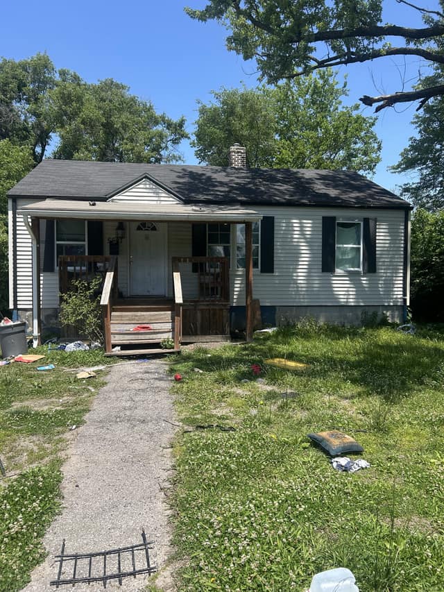 5527 Avon Pl, East St. Louis, IL: owner financed home, photo 1