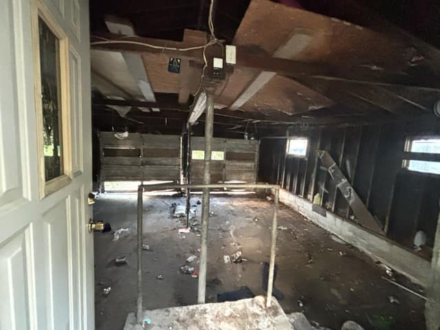 108 E Shipping St, Edwardsport, IN: owner financed home, photo 8