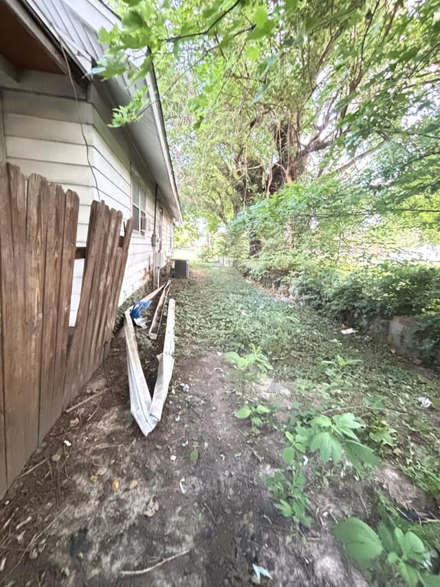 108 E Shipping St, Edwardsport, IN: owner financed home, photo 11