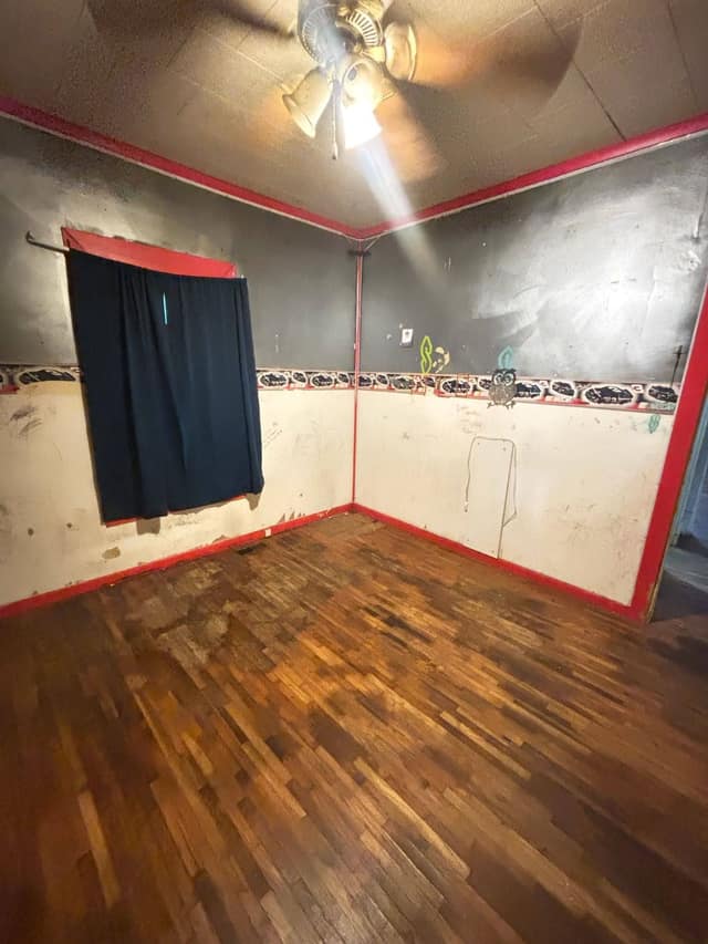 108 E Shipping St, Edwardsport, IN: owner financed home, photo 18