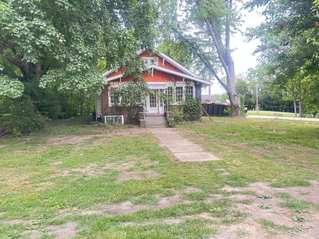 108 E Shipping St, Edwardsport, IN: owner financed home, photo 21