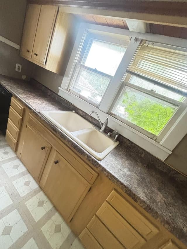 108 E Shipping St, Edwardsport, IN: owner financed home, photo 22