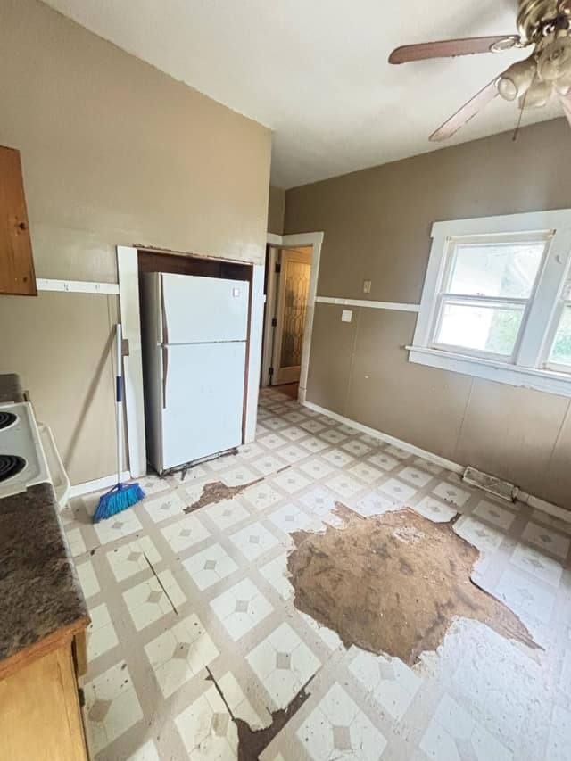 108 E Shipping St, Edwardsport, IN: owner financed home, photo 26