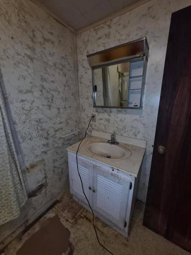 1200 Sw 6th St, Fairfield, IL: owner financed home, photo 13
